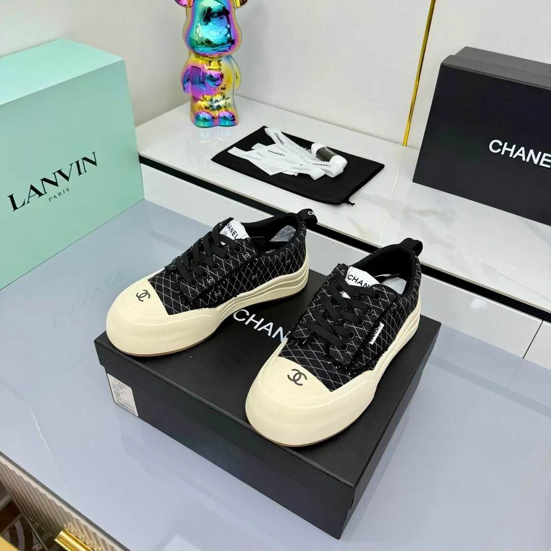 👟👟Ex-factory price 600👟👟 Chanel bread shoes ~ original calfskin panda shoes Chanel 25C latest hot style panda black and white sports shoes casual sneakers Xiaoxiang hot item classic black and white panda color coco girls must pay Fabric: original custom mixed sheepskin lining: original imported breathable mesh lining outsole: Original molded rubber + TPU combination Size: Women's 35-41 Buy now👉